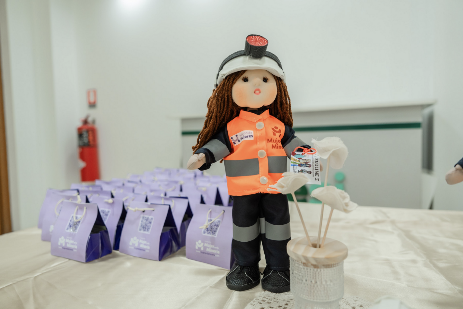 Misión de Mujeres Misión de Mujeres - Fundación Mujer en la Minería
