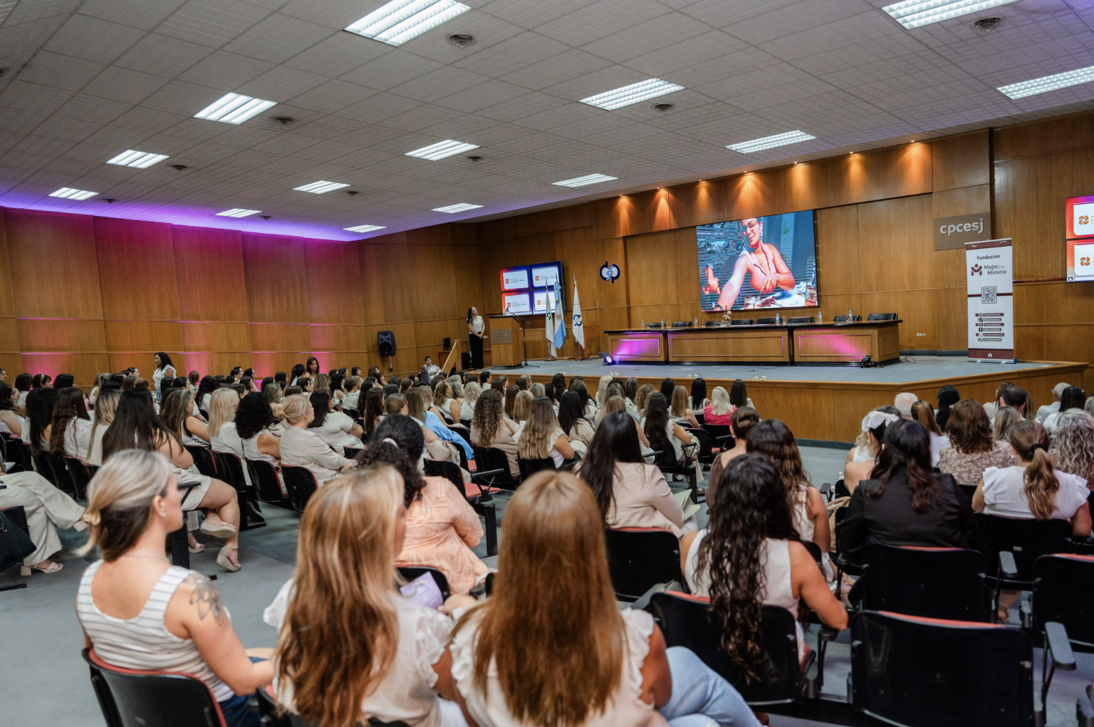 Misión de Mujeres Misión de Mujeres - Fundación Mujer en la Minería